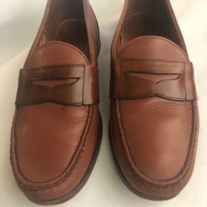 Allen Edmonds Darien premium leather penny loafers